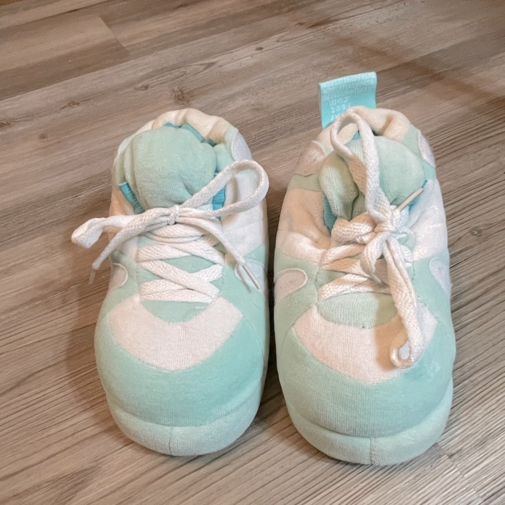 Baby blue Happy Feet slippers